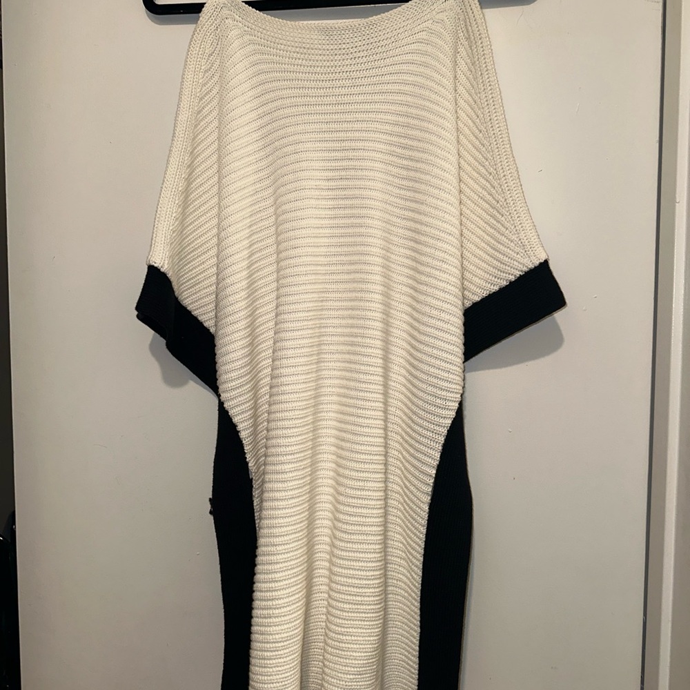 White House Black Market  Ribbed Colorblock Sweater(Poncho)
Black and off white